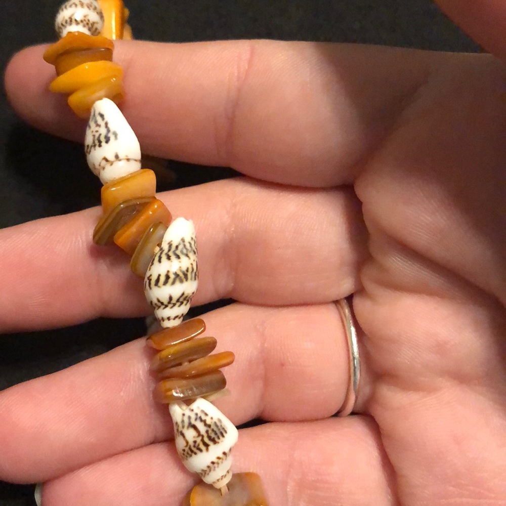 ‼️PRICE DROP‼️ Shell bracelet - Picture 2 of 4